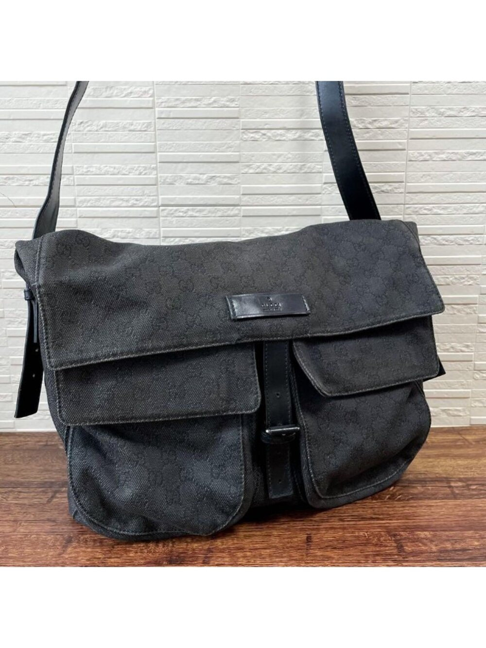 Gucci GG Canvas Leather Shoulder Bag Large Black